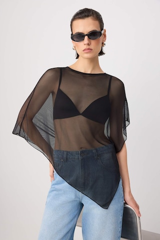 Trendyol Blouse in Zwart: voorkant