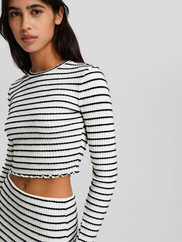 Bershka Pullover in Weiß