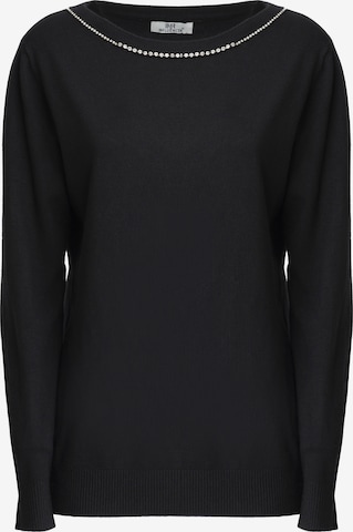 Influencer Sweater in Black: front