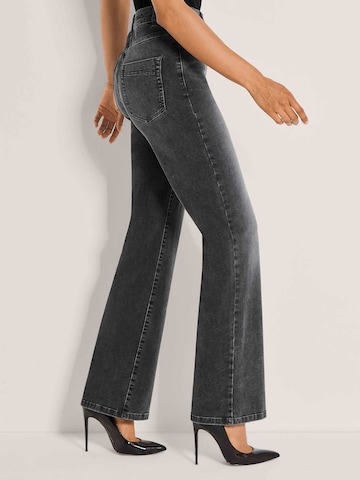 MADELEINE Regular Jeans in Grey