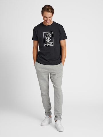 Hummel Slimfit Sporthose in Grau