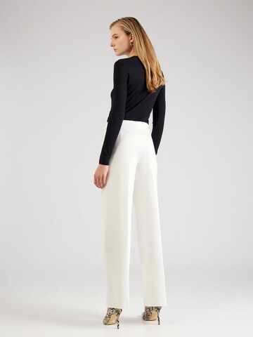 Riani Loose fit Pleated Pants in White