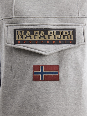 NAPAPIJRI Свитшот 'Burgee Wint 4' в Серый