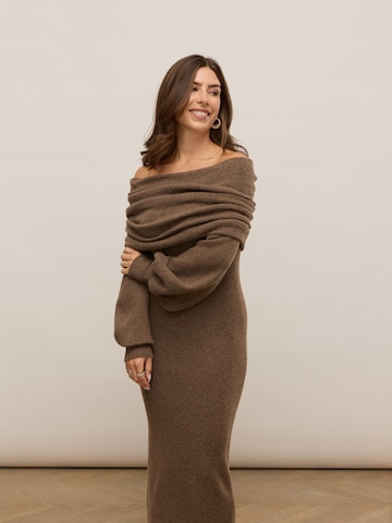 noar studios Knit dress 'OFF-SHOULDER KNIT' in Beige: front