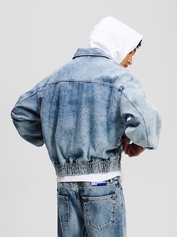 KARL LAGERFELD JEANS Övergångsjacka i blå