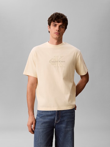 T-Shirt Calvin Klein Jeans en jaune : devant