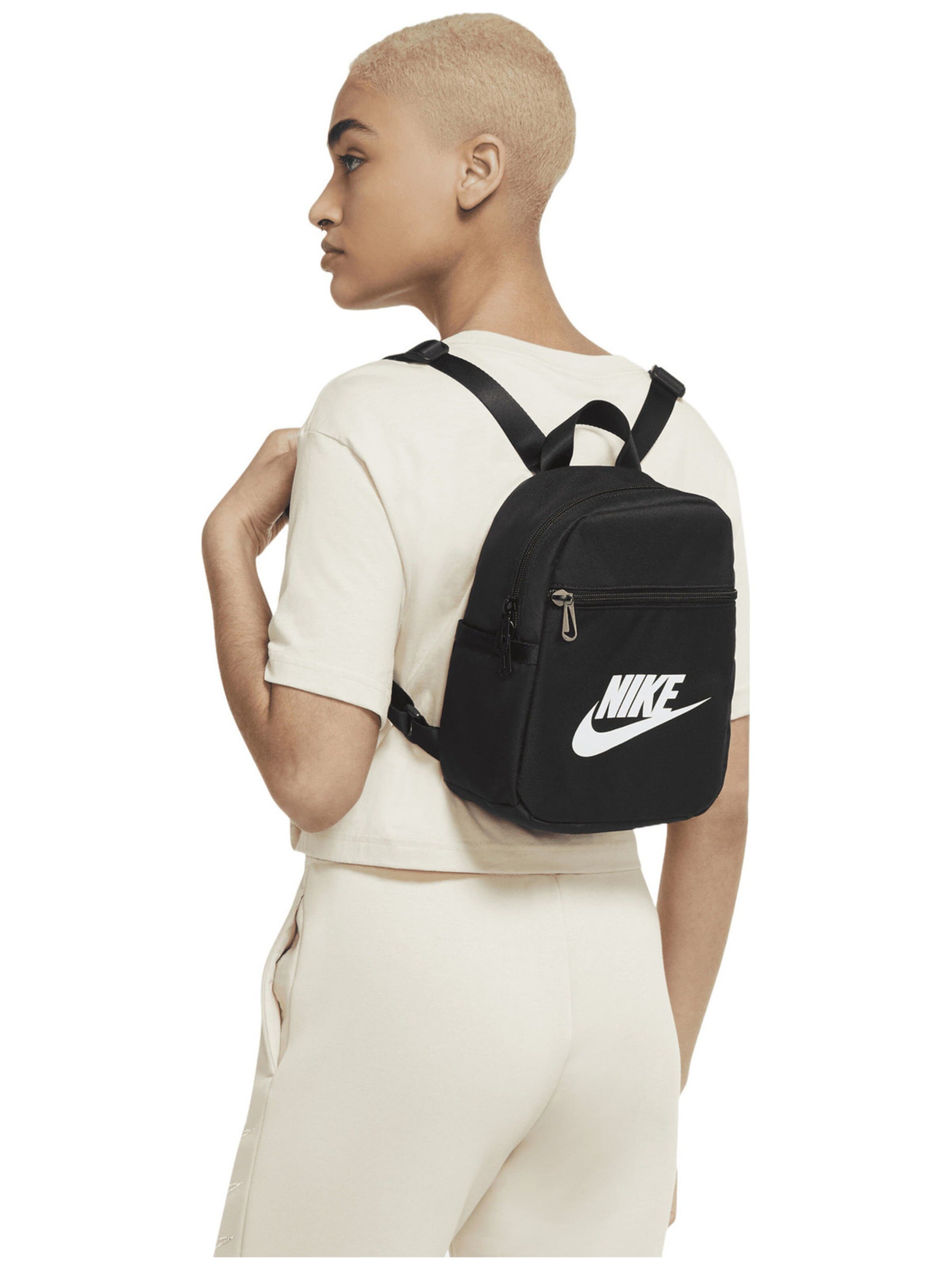NIKE - Mochila 'Nike Sportswear Futura 365 Mini 6L' en negro: frente