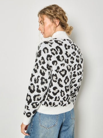 Pull-over ' ' Apricot en blanc