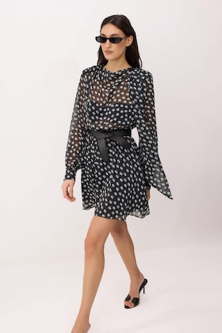 Trendyol Kleid in Schwarz