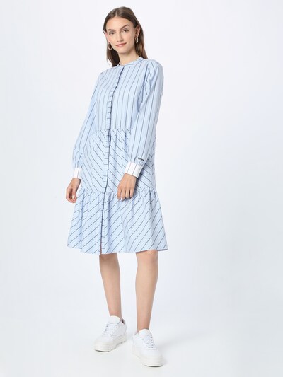 Rochie tip bluză 'NUCLOVE' NÜMPH pe albastru deschis / albastru închis / alb, Vizualizare model