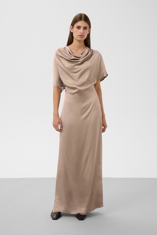 Robe 'SLEvilia' SOAKED IN LUXURY en argent : devant