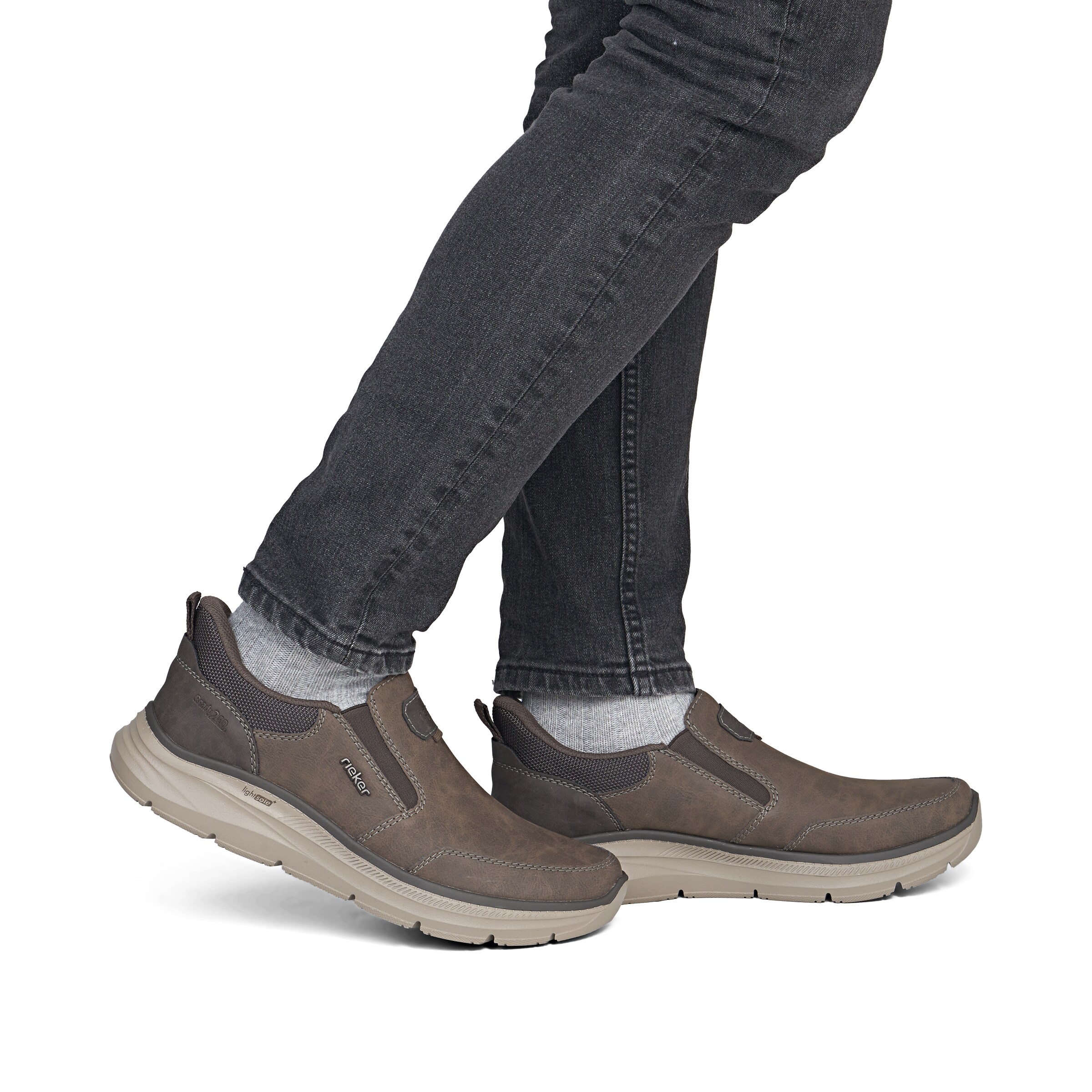Rieker Slipper in Braun: Vorderseite