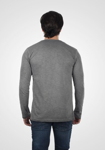Maglietta 'Conner' di !Solid in grigio