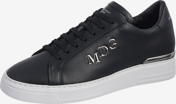 Baskets basses MARCO DAN en noir : devant
