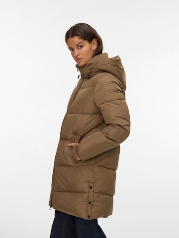 VERO MODA Winterjacke 'HALSEY' in Braun