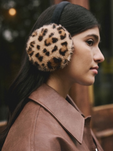 Urechiușe de la Next pe maro