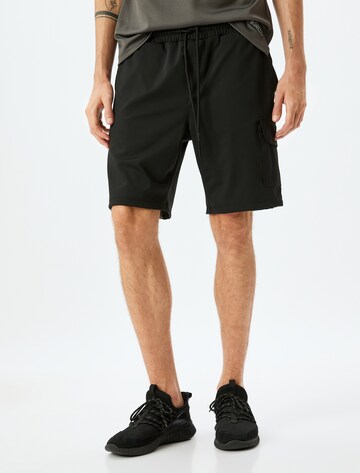 Koton Regular Shorts in Schwarz: Vorderseite