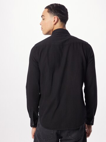 Superdry - Regular Fit Camisa em preto