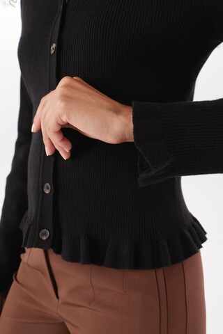 Aniston SELECTED Strickjacke in Schwarz