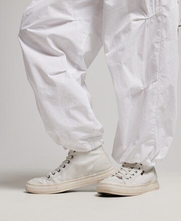 Wide Leg Pantalon cargo Superdry en blanc