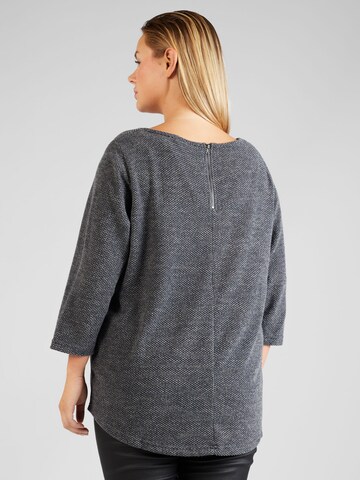 T-shirt 'MARTHA' ONLY Carmakoma en gris