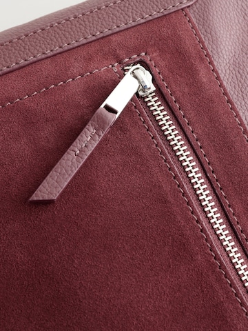 Next Messenger in Red