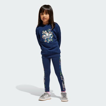 ADIDAS ORIGINALS Joggingpak 'Adidas Originals x Liberty London' in Blauw: voorkant