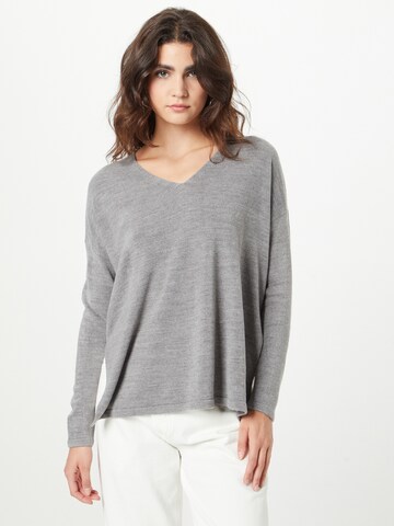 Pull-over 'AMALIA' ONLY en gris : devant