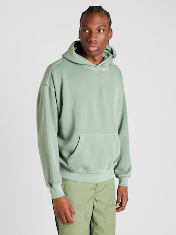 Abercrombie & Fitch Sweatshirt 'ESSENTIAL' i grön: framsida
