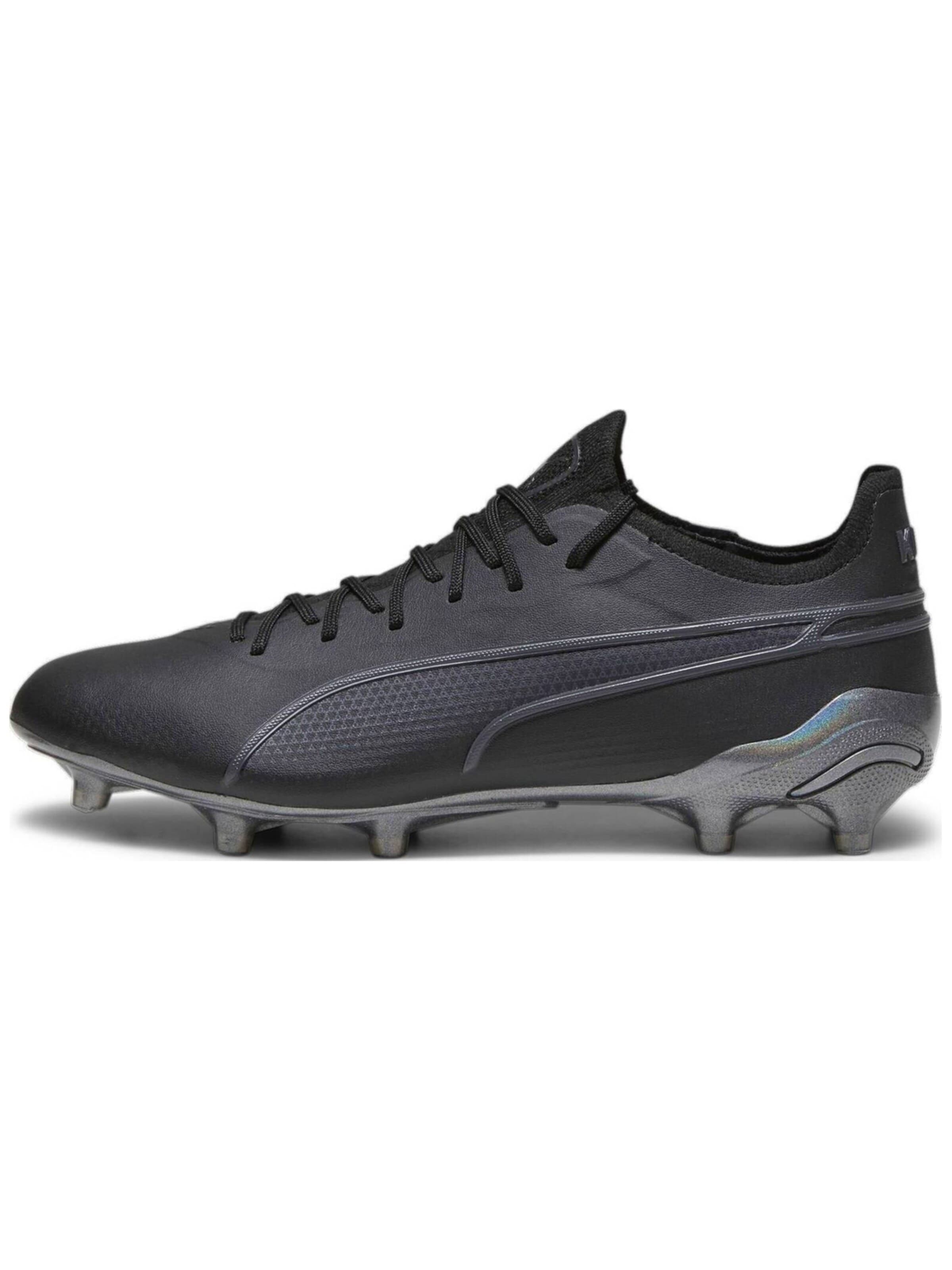 PUMA Soccer shoe 'Puma King Ultimate FG AG' in Black: front