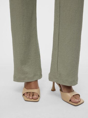 VERO MODA Loosefit Hose in Grün