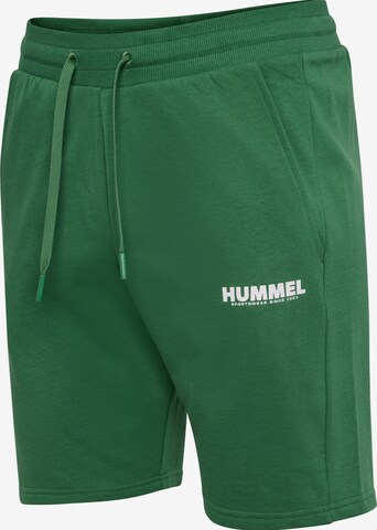 Hummel Regular Sportbroek 'LEGACY' in Groen: voorkant