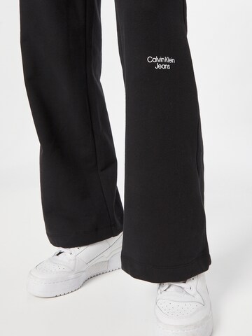 Calvin Klein Jeans Voľný strih Nohavice - Čierna