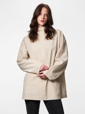 Veste mi-saison 'PCTui' PIECES en beige : devant