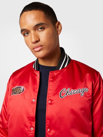 Mitchell & Ness Between-Season Jacket in Red