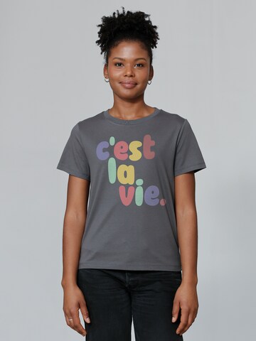 Watapparel Shirt ' c'est la vie ' in Grey: front