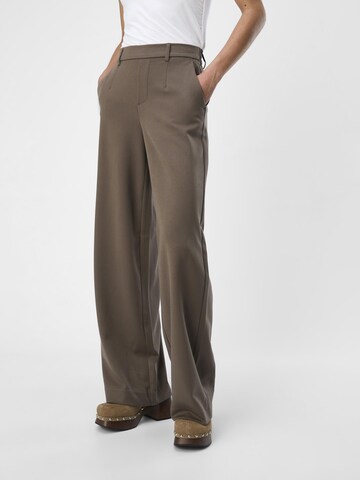 Wide leg Pantaloni con pieghe 'Lisa' di OBJECT in marrone: frontale