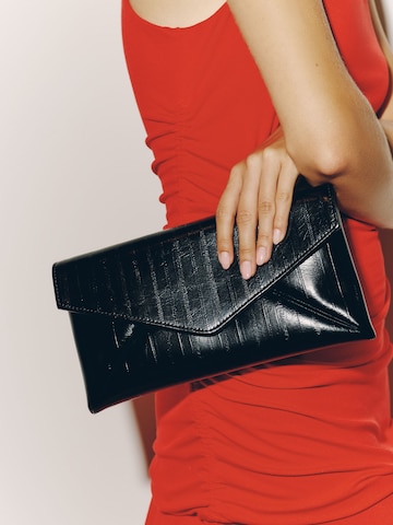 Next Clutch in Black