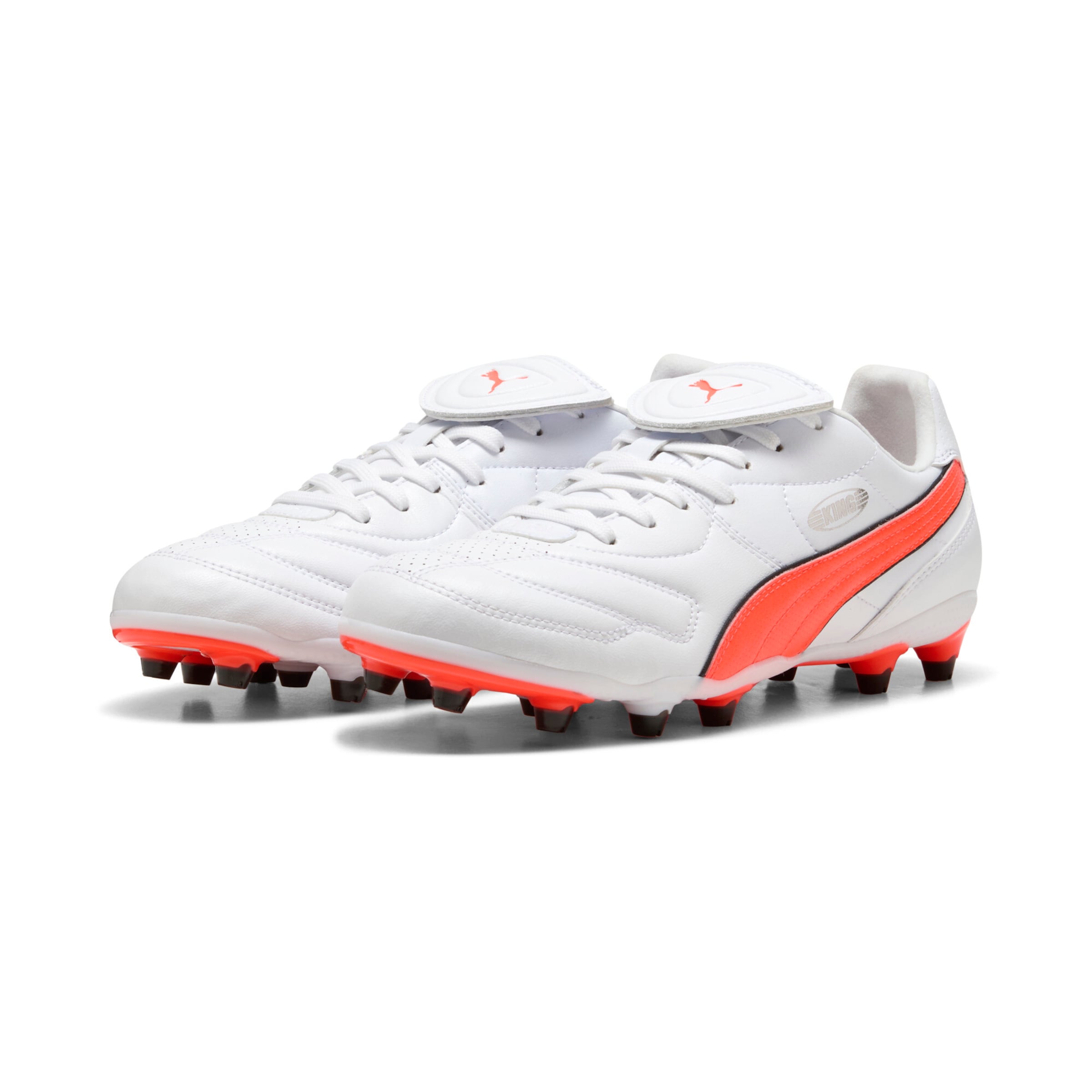 PUMA Fußballschuh in Weiß