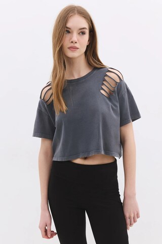 No Matter What Shirt in Grijs: voorkant