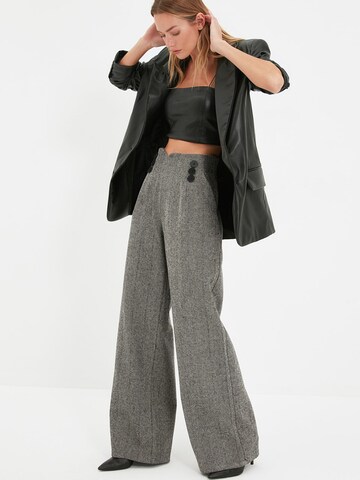 Trendyol Wide leg Pleat-front trousers in Grey