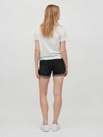 VILA Regular Shorts 'Dina' in Schwarz