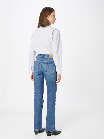 Gina Tricot Flared Jeans in Blau