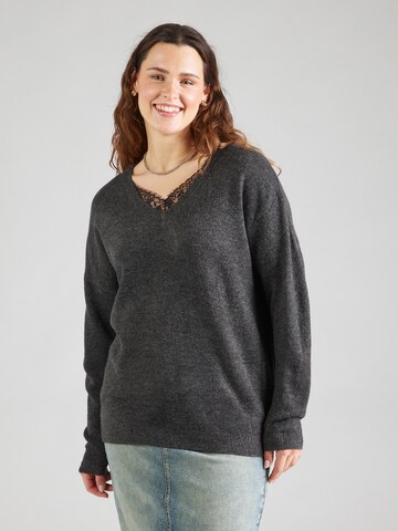Pullover 'CARMANIFESTA' di ONLY Carmakoma in grigio: frontale