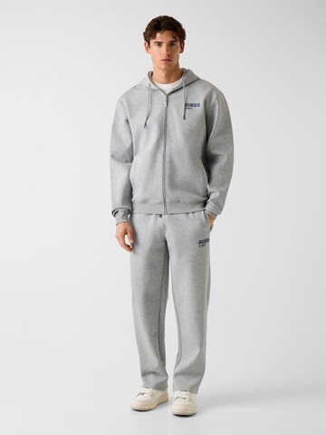 GUESS Sweatshirt in Grau