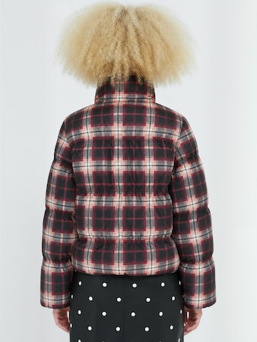Veste d’hiver ' Valenciacras ' Crās en rouge