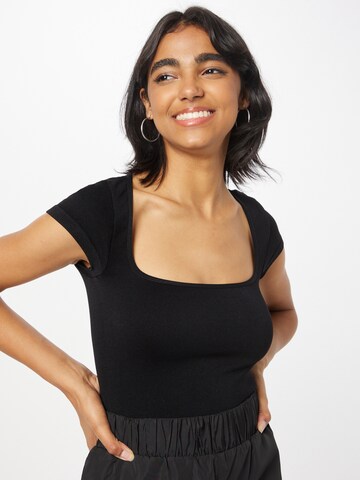 BDG Urban Outfitters Tričko – černá: přední strana
