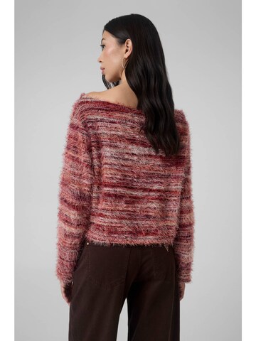GUESS Sweater in Red