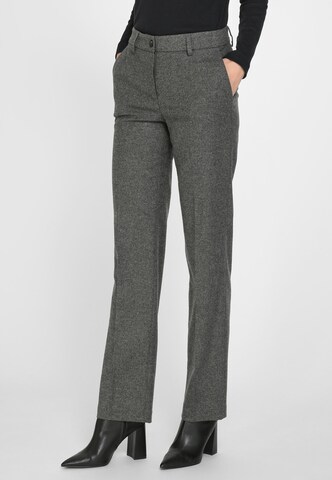 Fadenmeister Berlin Regular Pleated Pants in Grey: front