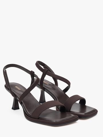 Estro Sandal '203-24106-03' in Brown